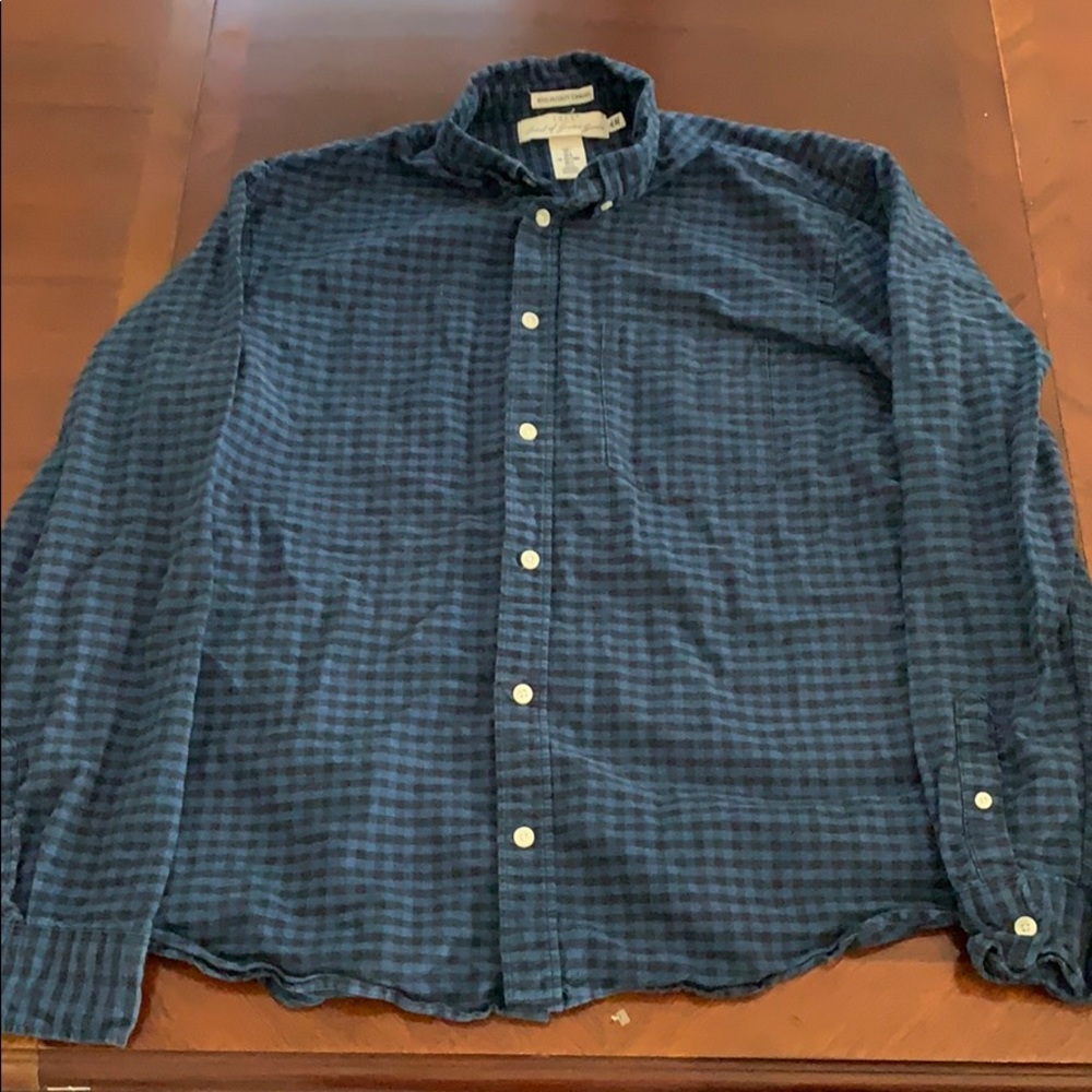 Blue checkered casual shirt